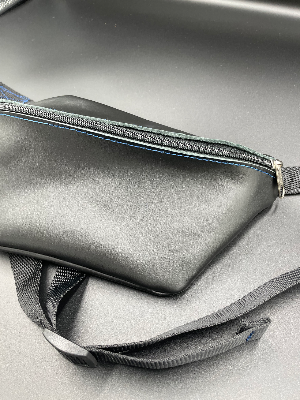 Μικρογραφία: Leather crossbody bag small size, Black, handmade