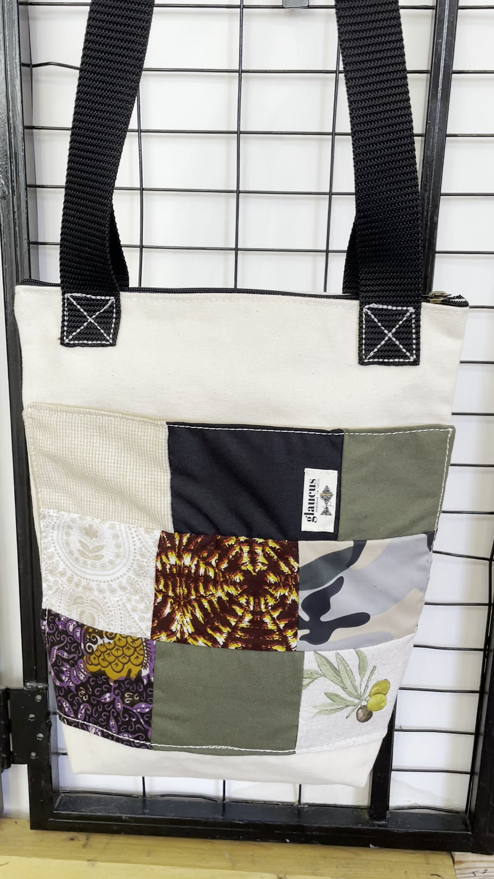 Μικρογραφία: Χειροποίητη tote bag με φερμουάρ και μπροστινή patchwork τσέπη