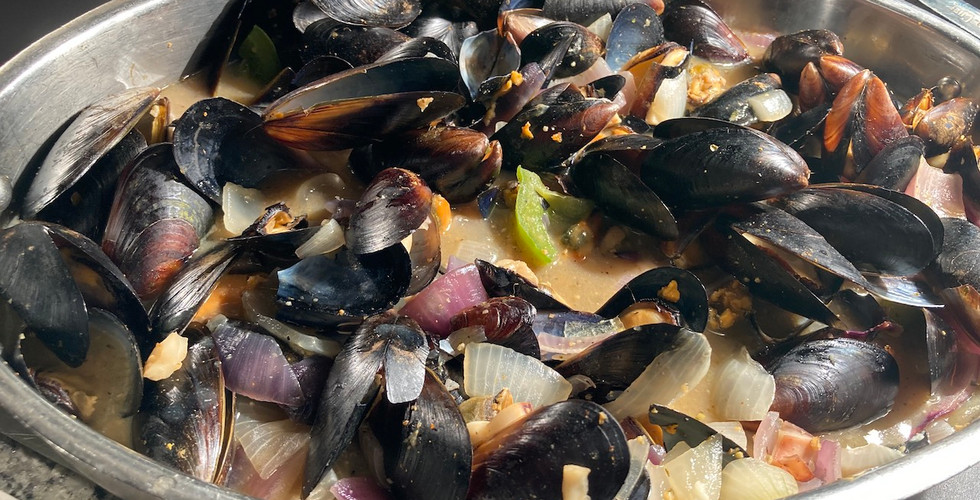 Mussels at self-serve buffet