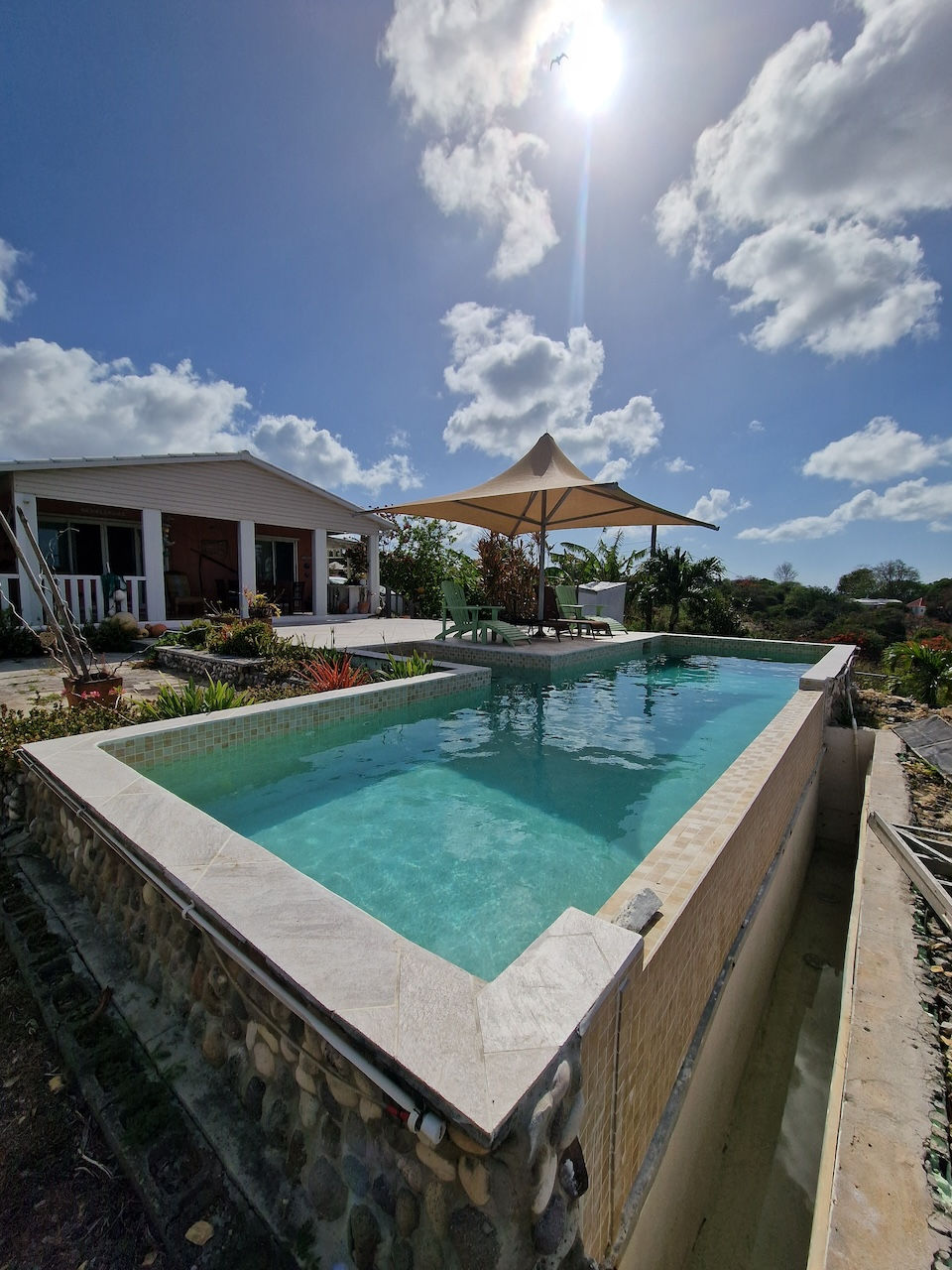 30ft 'T' shaped swimming pool