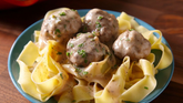 Swedish meatball (Egg Noodles & Meatballs w/White Sauce)
