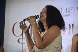 Claudia Maria - 2º Soprano