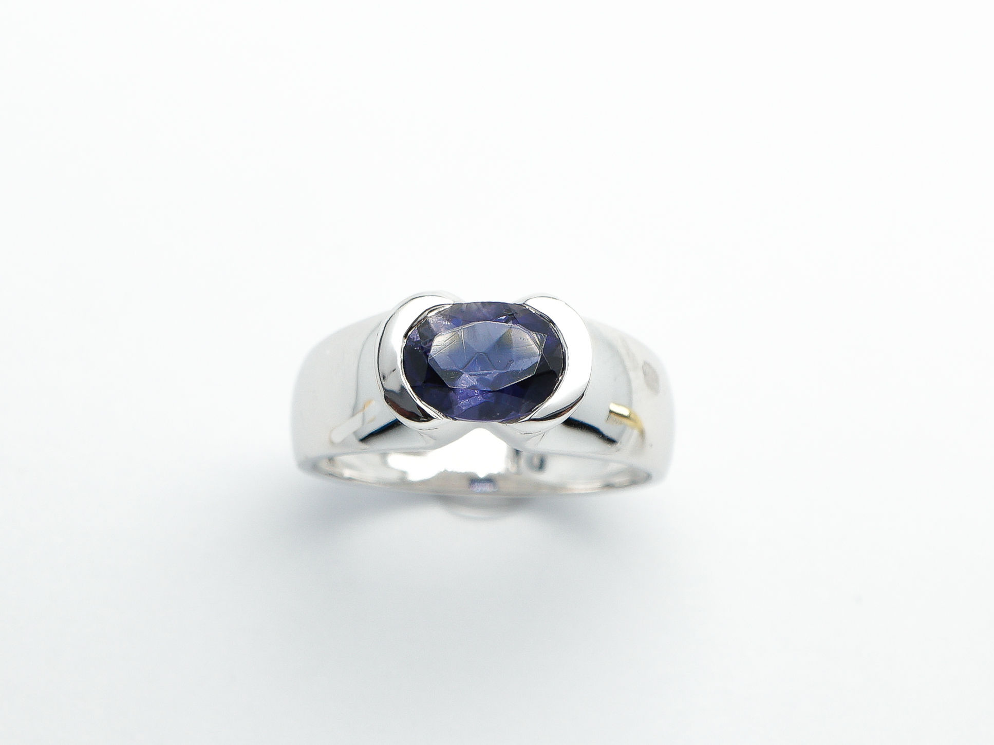 18 karat white gold iolite ring