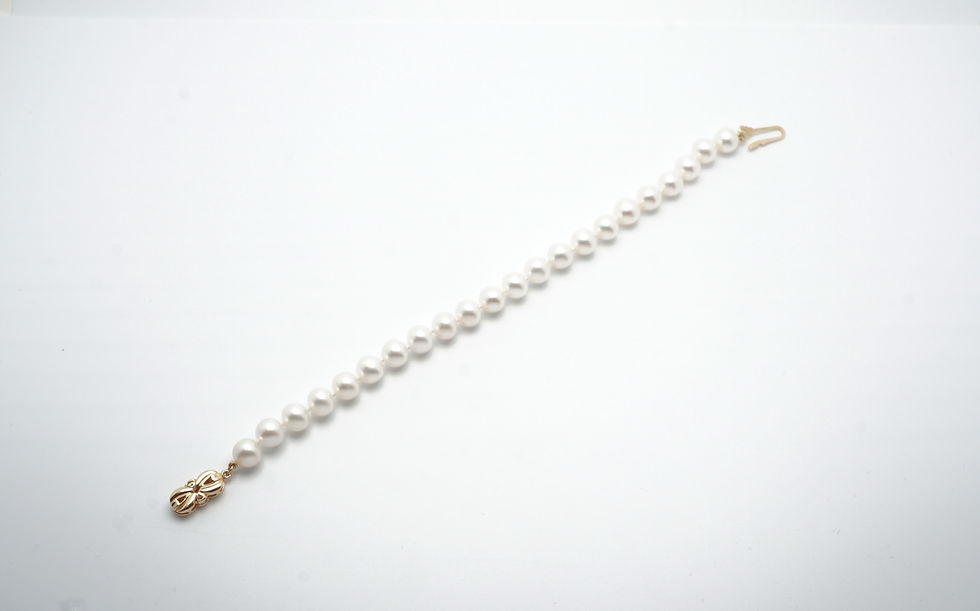 Thumbnail: 14 karat yellow gold pearl bracelet