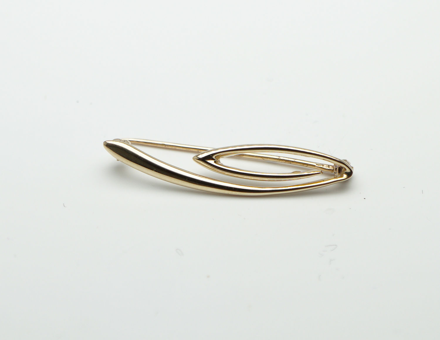 14 karat yellow gold pin