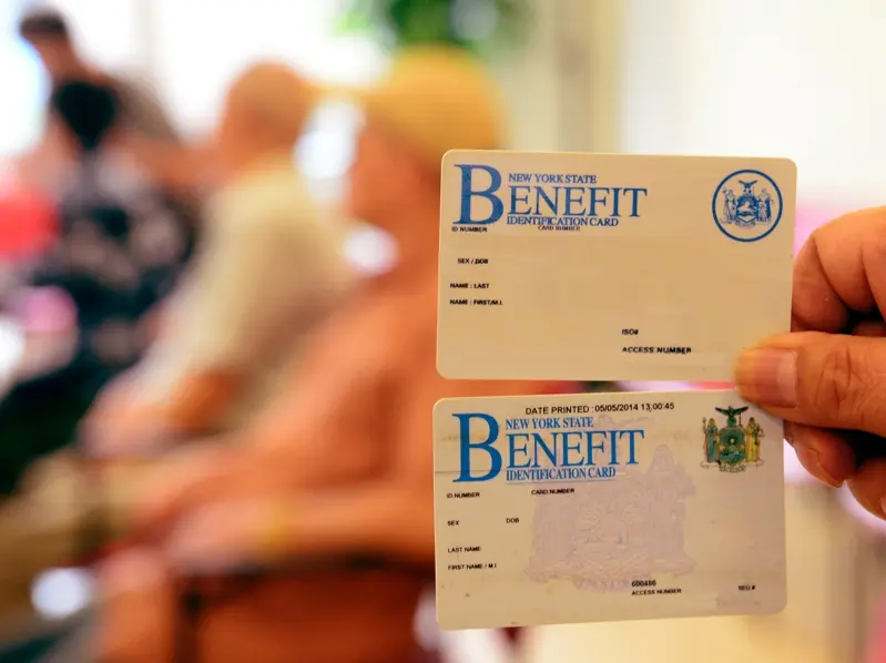 紐約一名華裔針灸師利用偽造醫療紀錄等方式,詐騙聯邦白卡補助超過2000萬元。(世界日報資料照片)