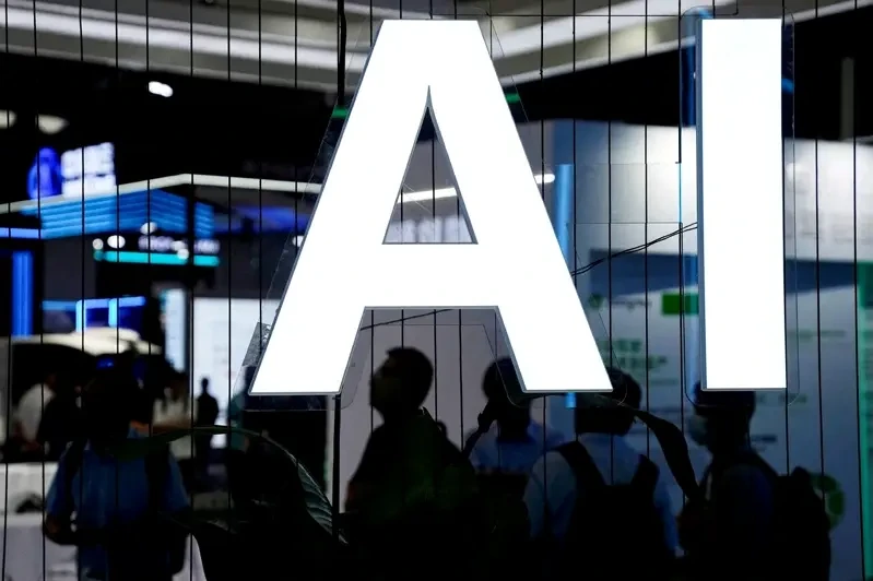 就業市場變得險峻之下，某些求職者花20元使用人工智慧(AI)工具大量寄出履歷表，企業老闆則被彷彿垃圾郵件數量般的求職履歷淹沒，形成「AI末日循環」。示意圖。(路透)