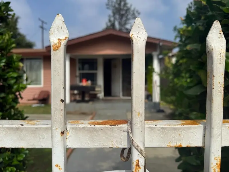 華人賀小川在這裡被槍殺身亡,他是家庭旅館經理。(記者邵敏/攝影)