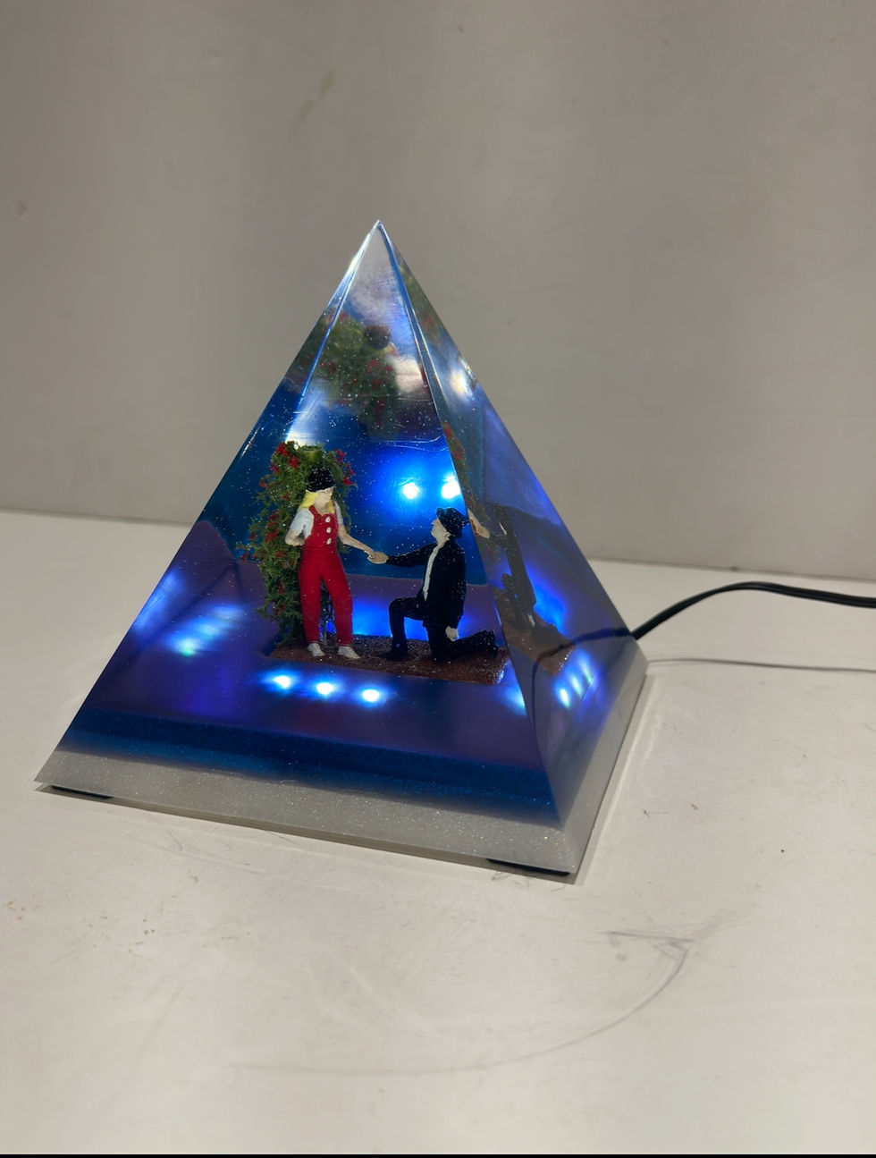 Küçük resim: Sevgiliye Özel Piramit Tasarım