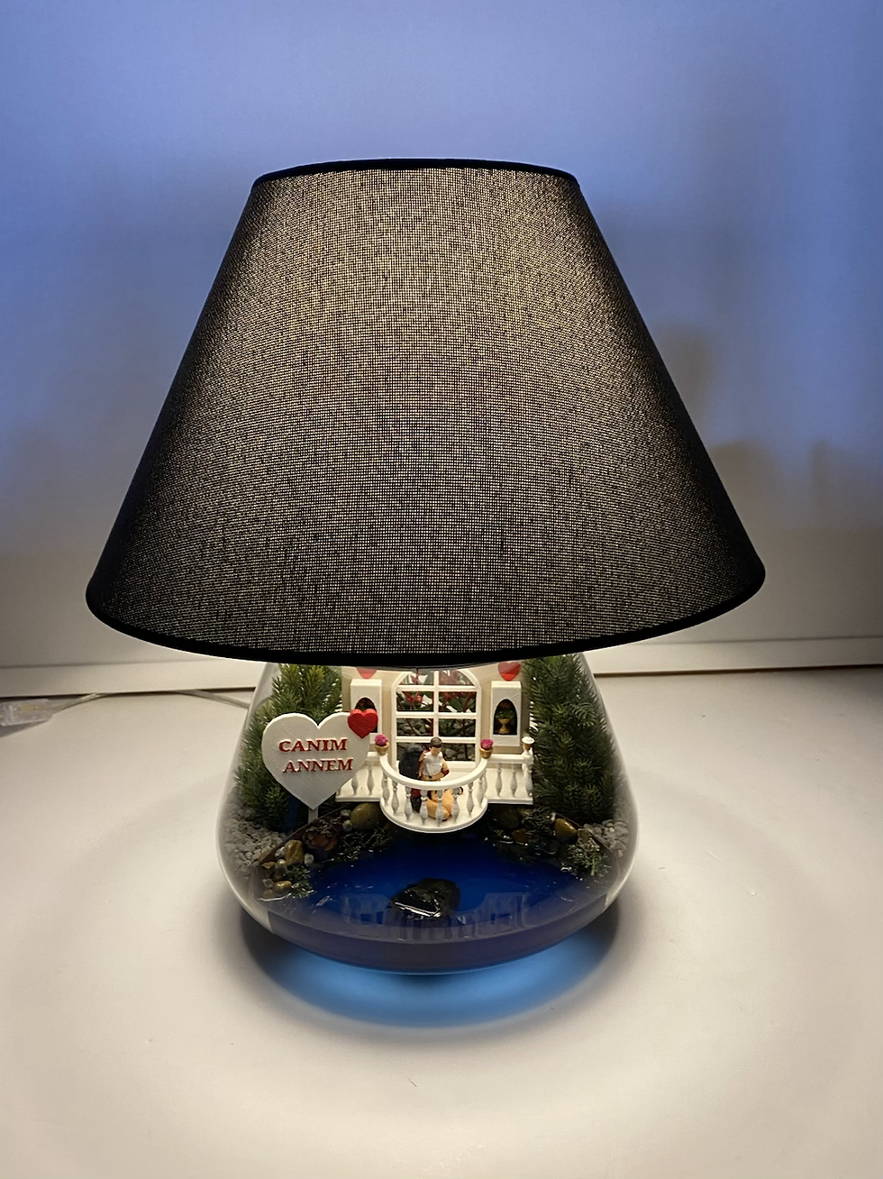 Küçük resim: Biricik Annem Abajur Teraryum