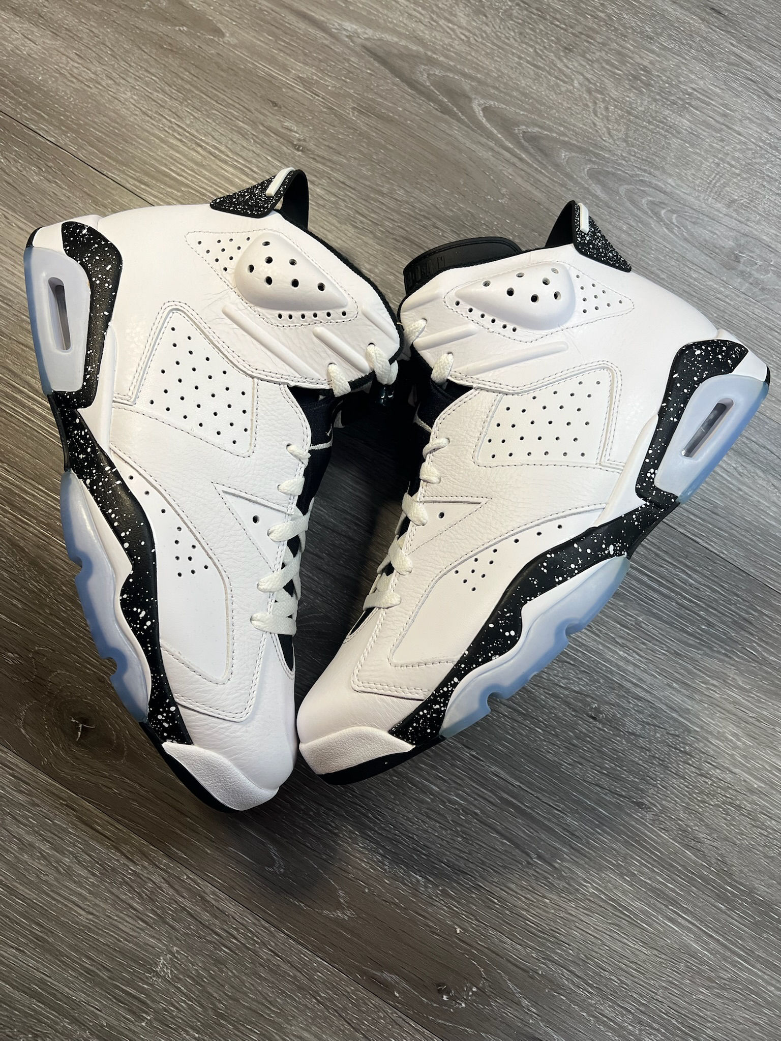 Jordan 6 Reverse Oreo 