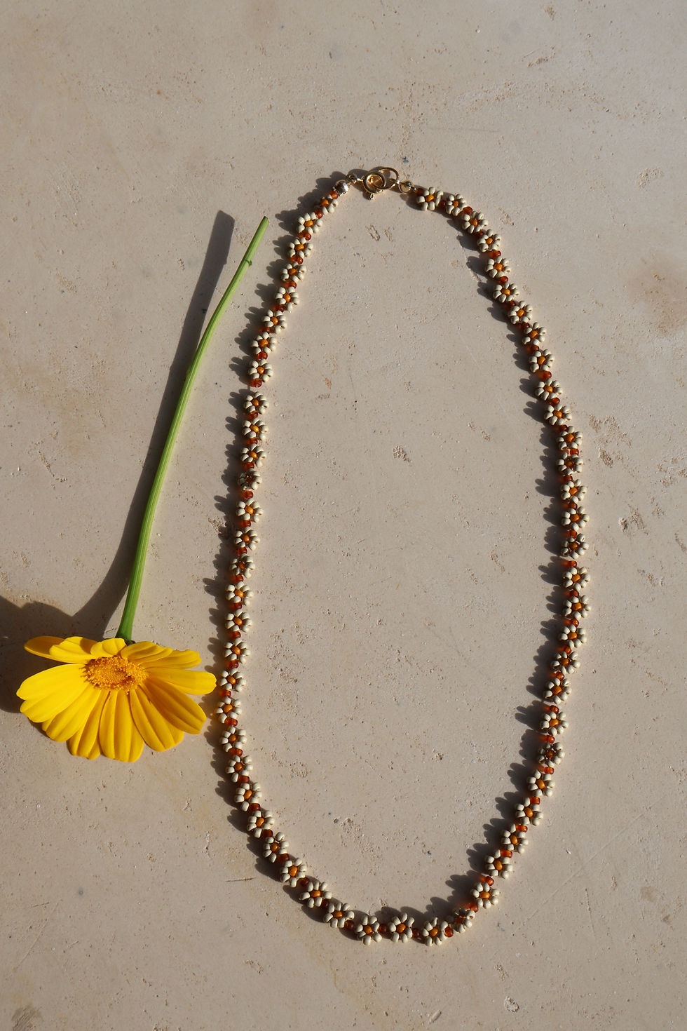 Thumbnail: White Daisy Chain Necklace
