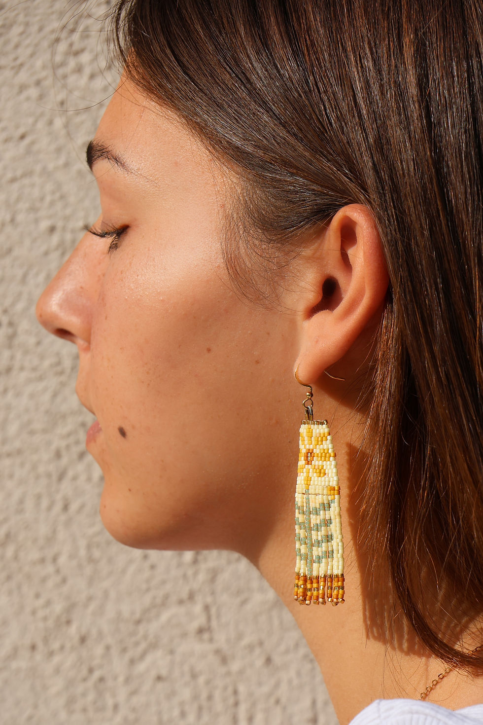 Thumbnail: White Daisy Fringe Earrings