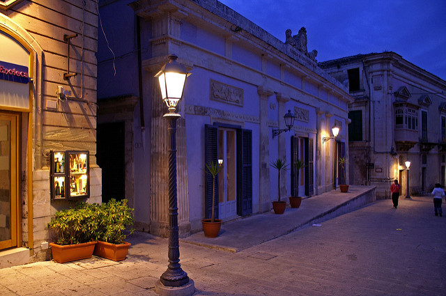 ragusa ibla alley