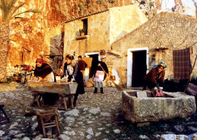 living nativity scene custonaci