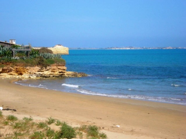 Santa-Maria- del-Focallo-beach