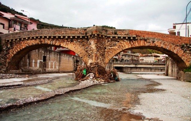 Gualtieri Sicamino old bridge