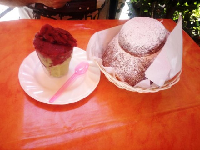 granita-with- giant-brioche