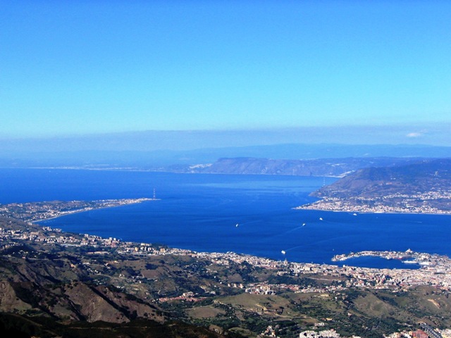 Strait_of_Messina_from_Dinnammare
