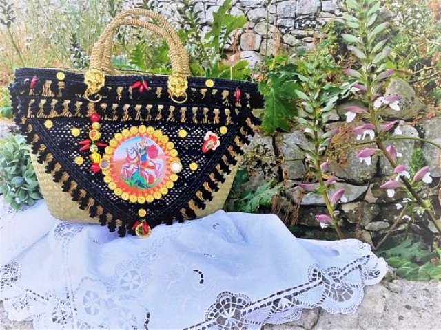 Traditional Sicilian coffa bag