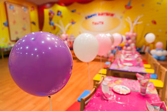 birthday-party-room-decorations-with-col
