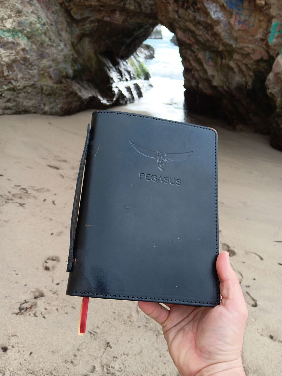 Thumbnail: Signature Leather Cover in Black with Accessories