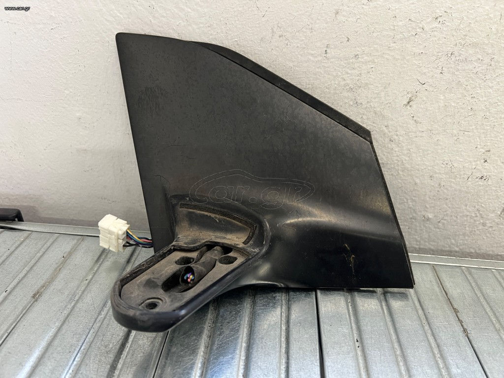 Βάση (τρίγωνο) καθρέπτη δεξιά Honda Civic 04-05   [3ΠΟΡΤΟ]