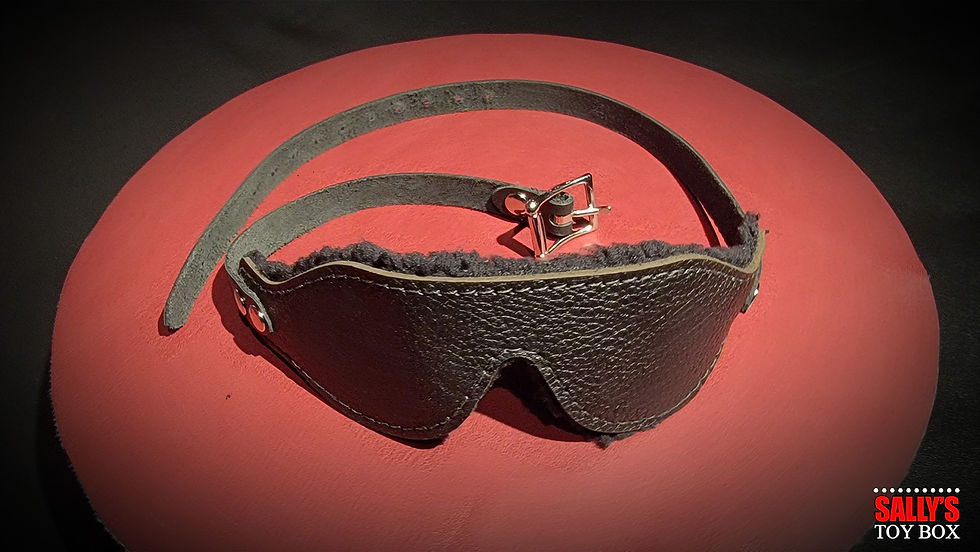 Genuine leather blindfold with fleece padding