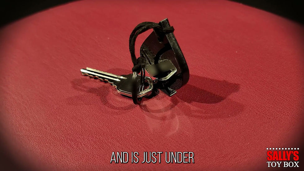 Miniaturbild: SPADES KEYCHAIN