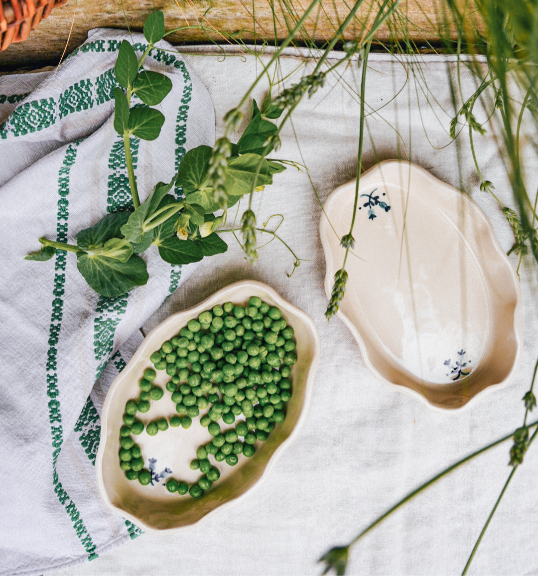 Cottage garden ravine dish