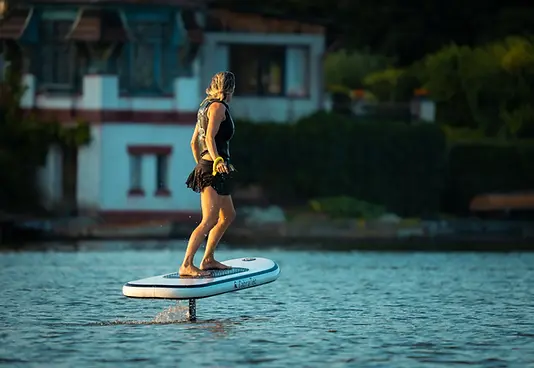 E-foil na wakepointu v holoubkově u prahy a plzně