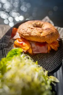 Bagel prodávaný v areálu wakepoint