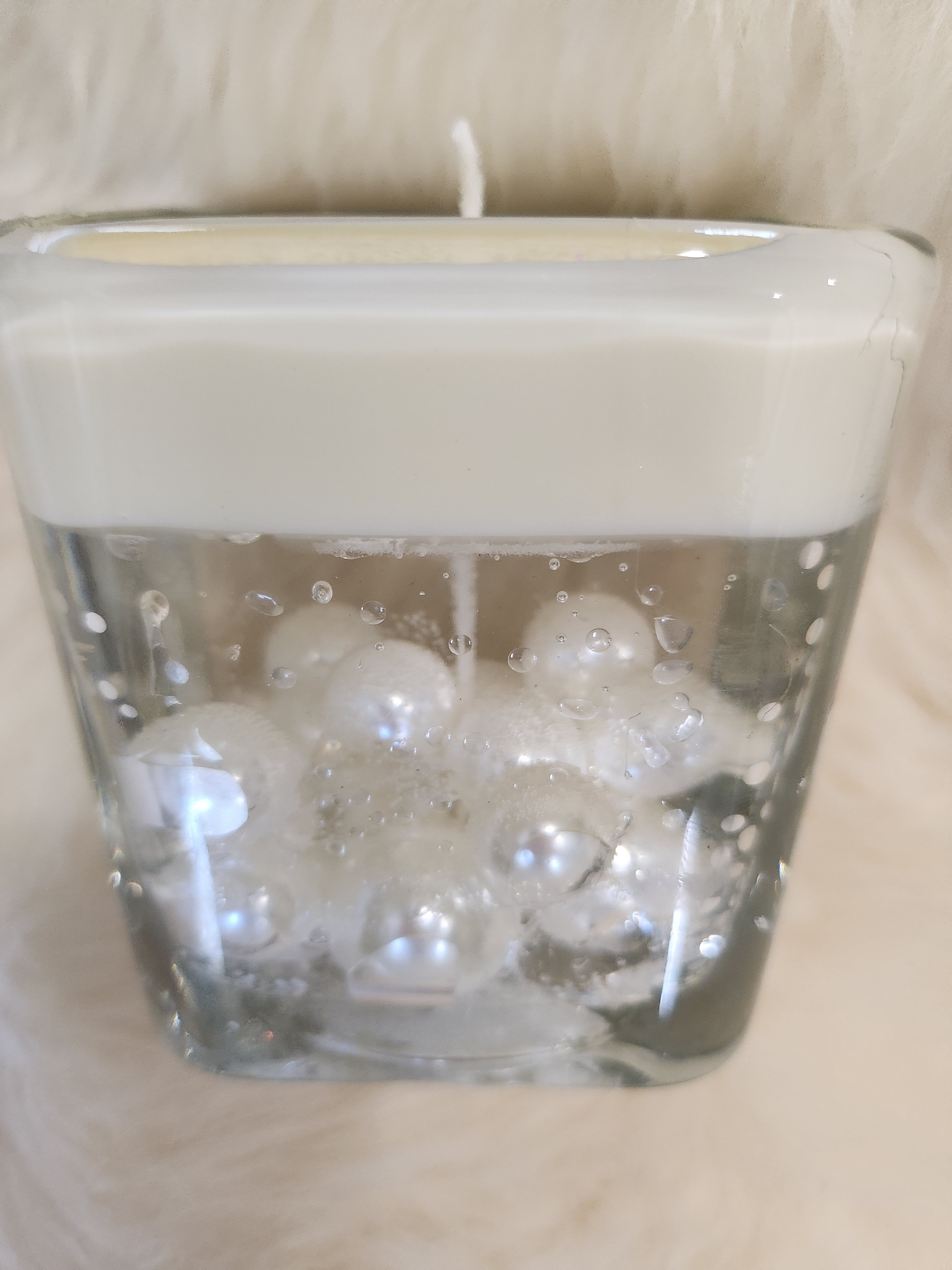 8 Oz soy and gel pearls and diamonds! Fruit loops!!