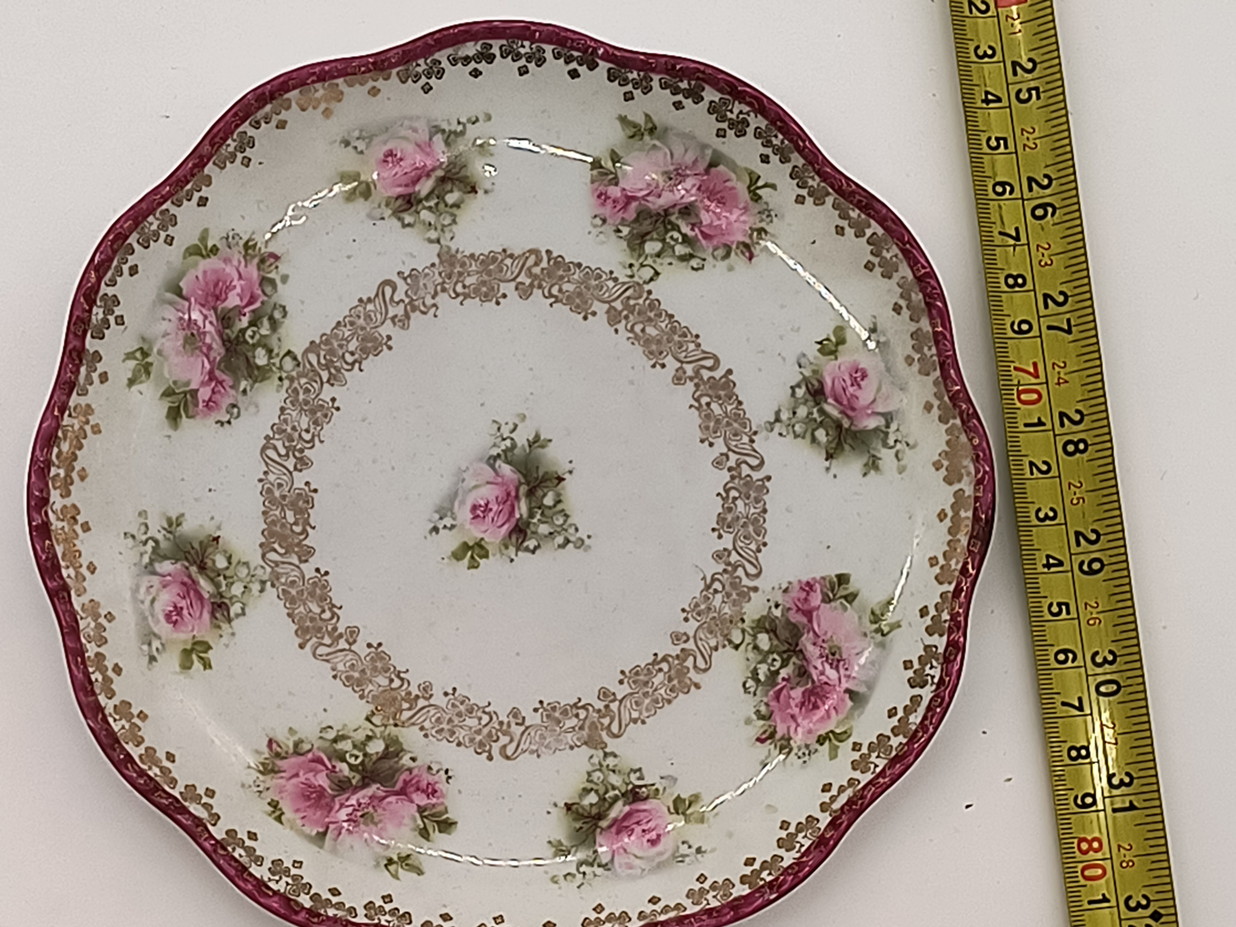 8" Vintage Porcelain - feature and red and pink floral rose motifs