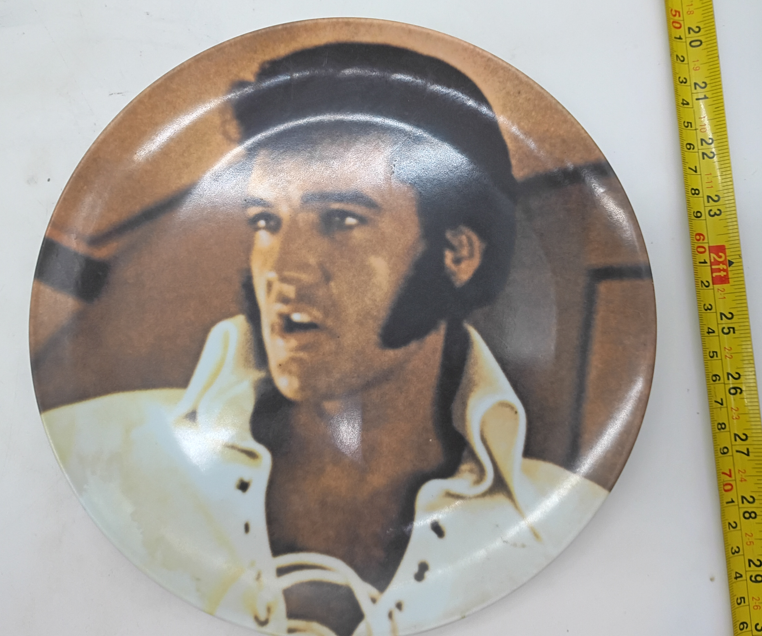 9-10" Plate - Elvis Presley collectible plate from the "Hit Parade Collection"