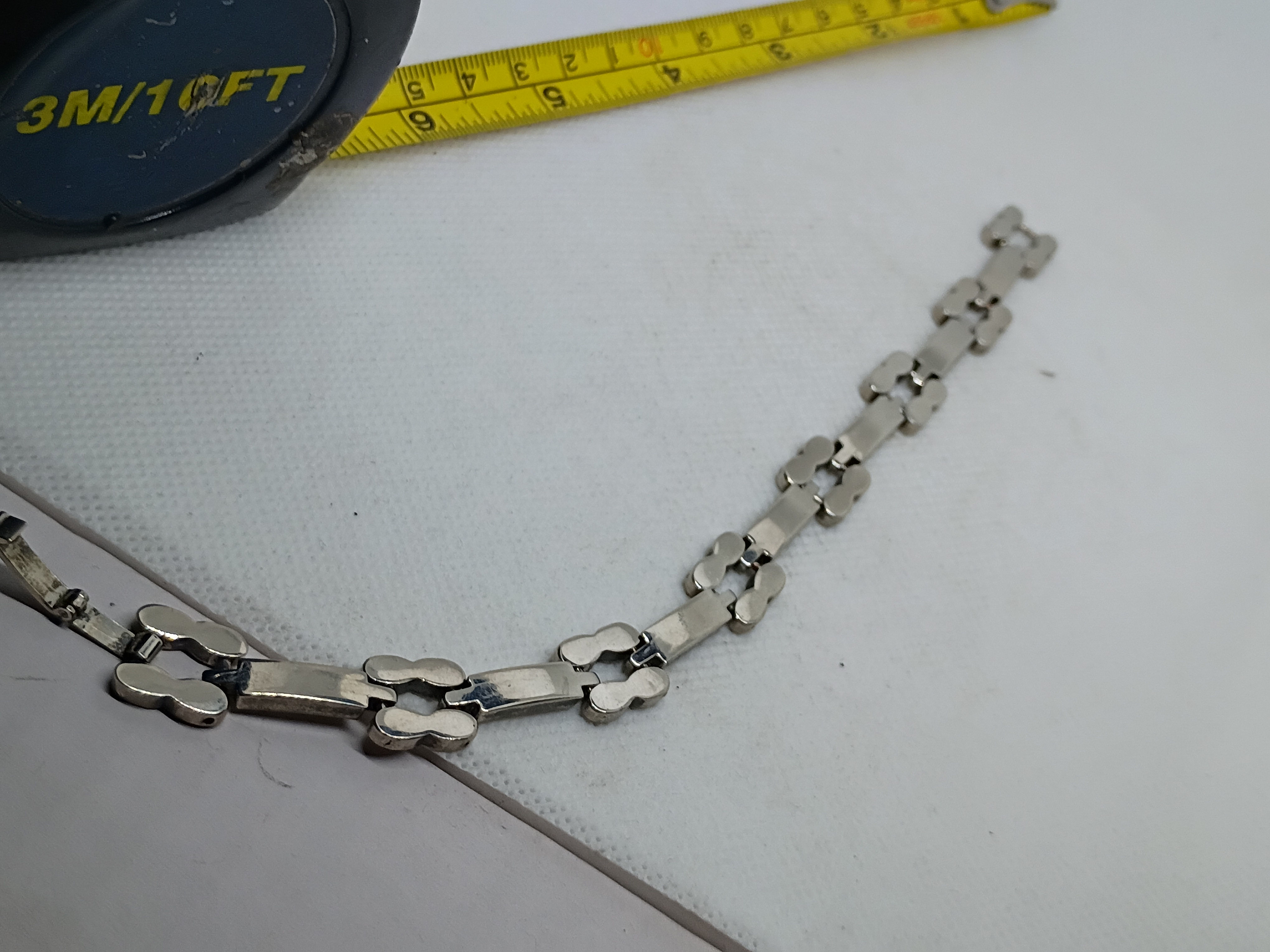 Approx. 8" vintage silver-toned magnetic healing bracelet - no marks