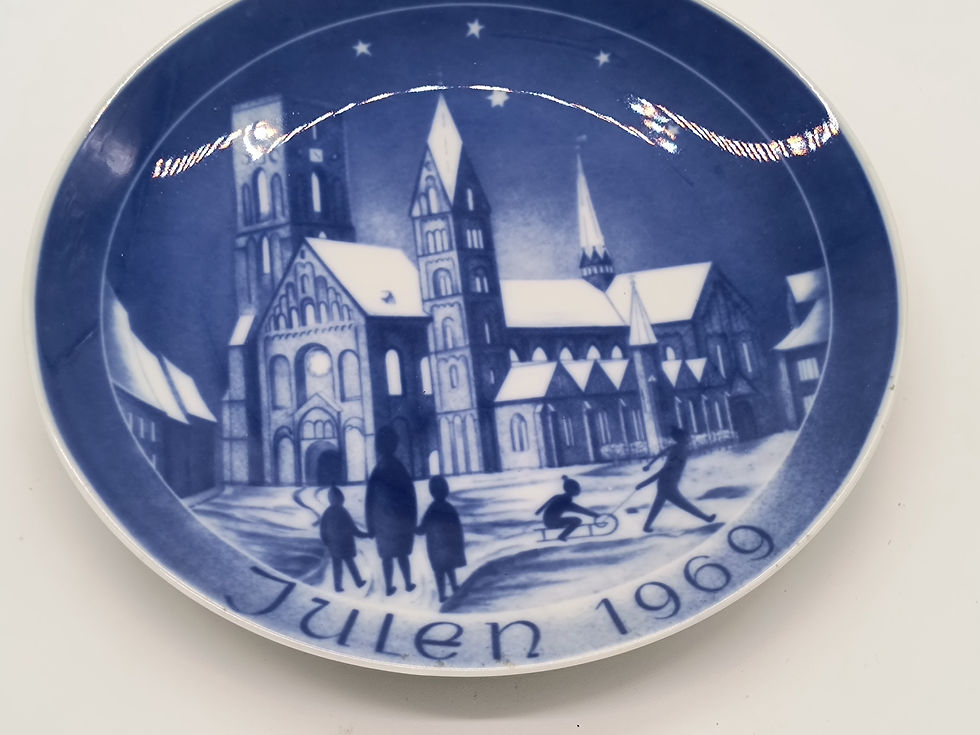 Thumbnail: 8" Plate - JULEN 1969  - "Ribe Cathedral"   - Denmark
