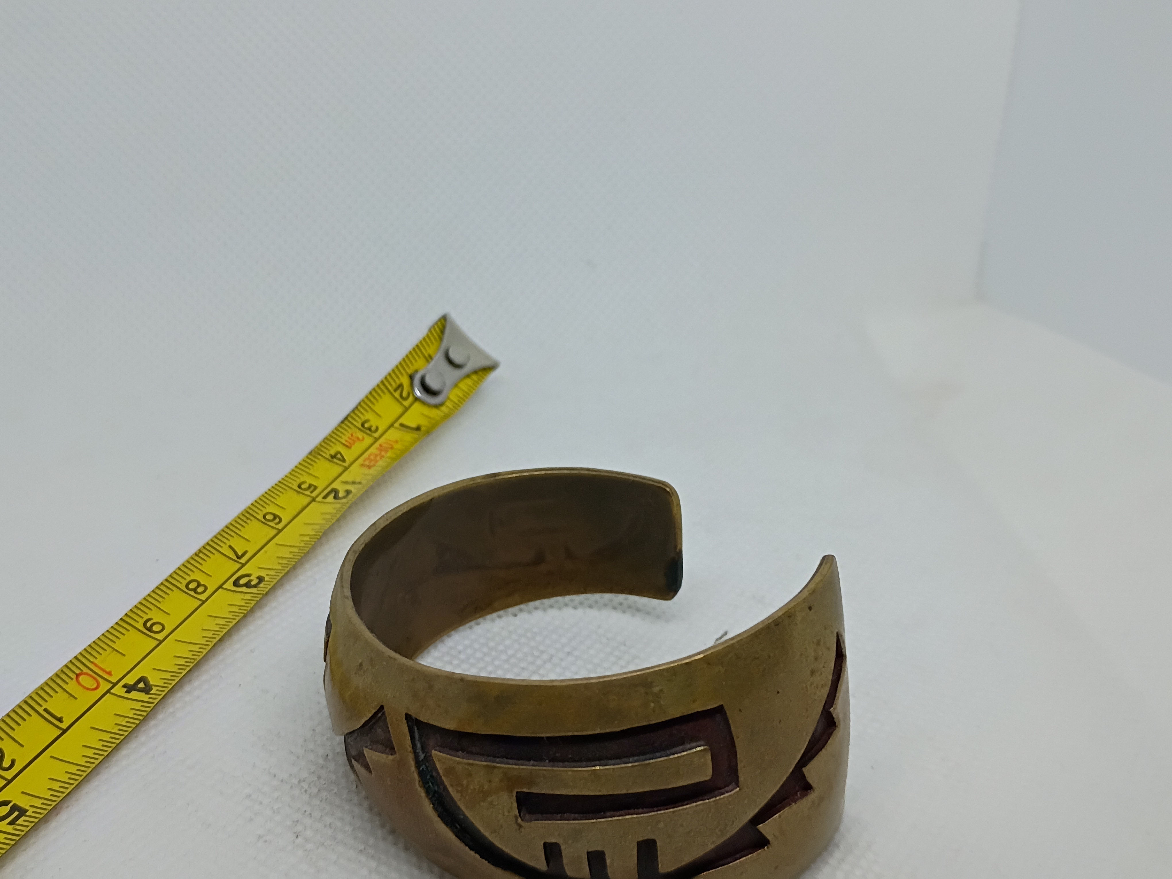 Approx. 3" vintage Southwestern-style cuff bracelet - looks like brass