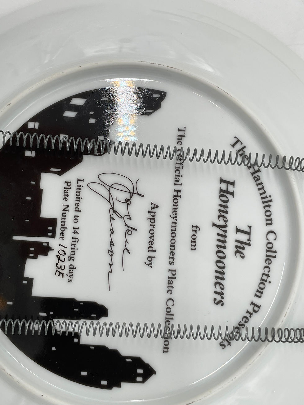 Thumbnail: 8" plate - "The Honeymooner's" The Official Honeymooner's Plate Collection