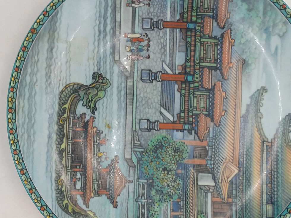 Thumbnail: 9" Plate "Hall That Dispels the Clouds" from the Scenes from the Summer Palace 