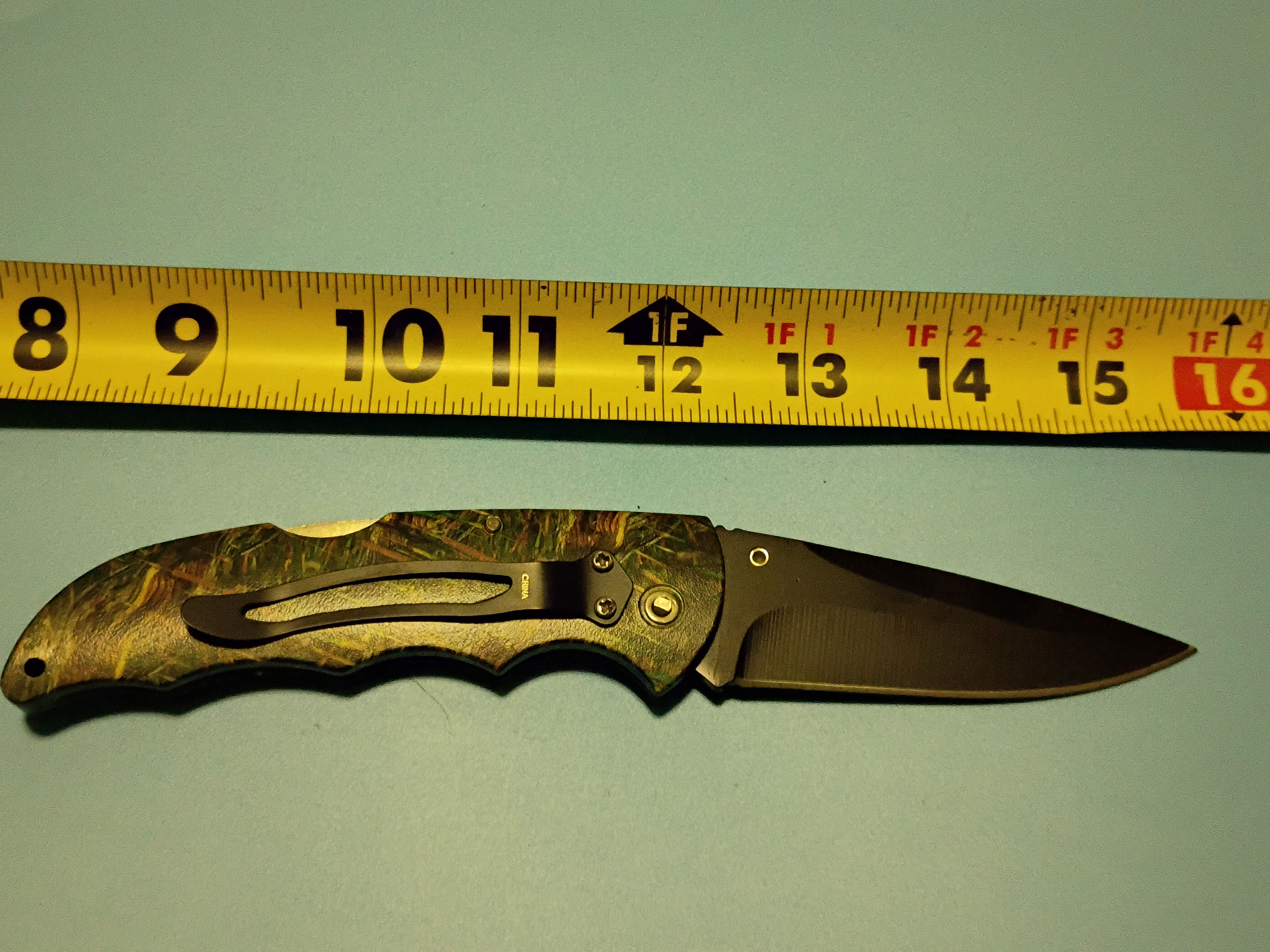 8"open -Folding knife- black stainless steel blade-lockback- cattail camo handle
