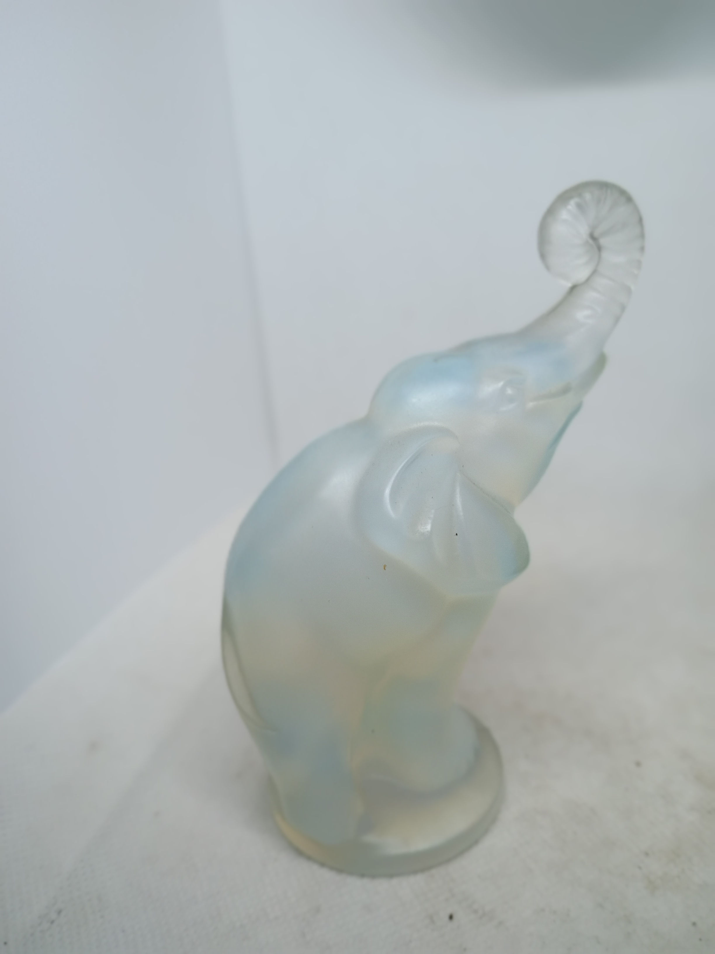 4.75" tall, vintage Sabino France Art Deco opalescent glass elephant figurine