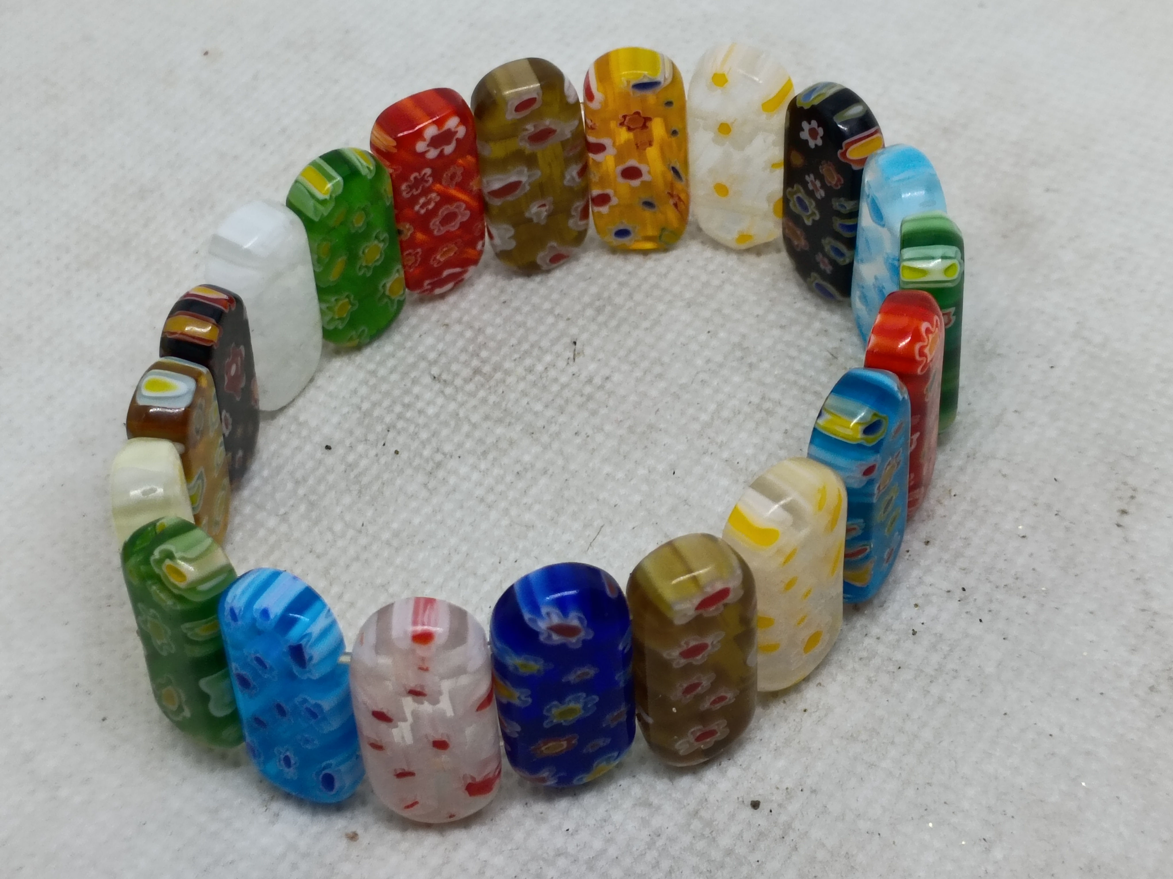 Approx. 7 vintage Venetian Millefiori art glass stretch bracelet
