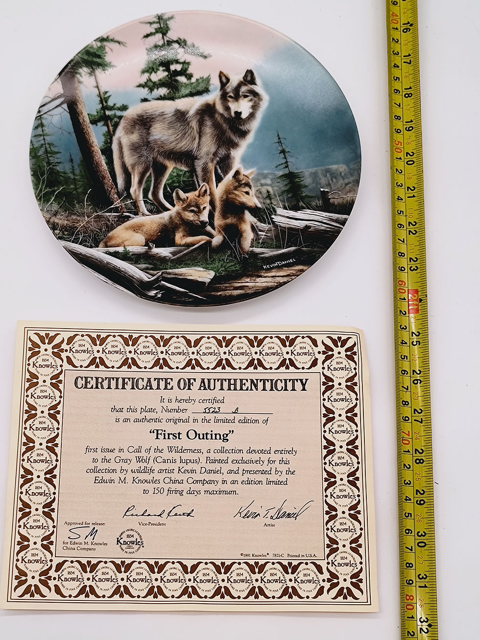 Thumbnail: 8"plate "Pail Pals" by Lynn Kaatz - 6th issue Field Trips plate collection