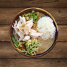 Erdnusssoße mit Huhn