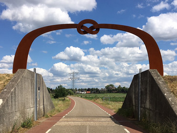 Hurray the ‘Dijkknoop’ (Dike-Knot) is back!