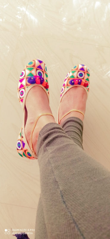 Thumbnail: Jutti  (M24F) 