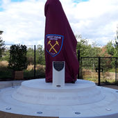 Haddonstone Supporting Sporting Greats