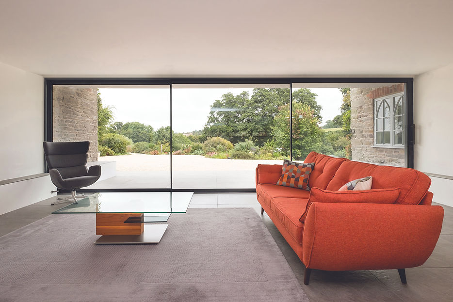 IDSystems-theEDGE2.0-Sliding-Doors-LlanArrow-14.jpg