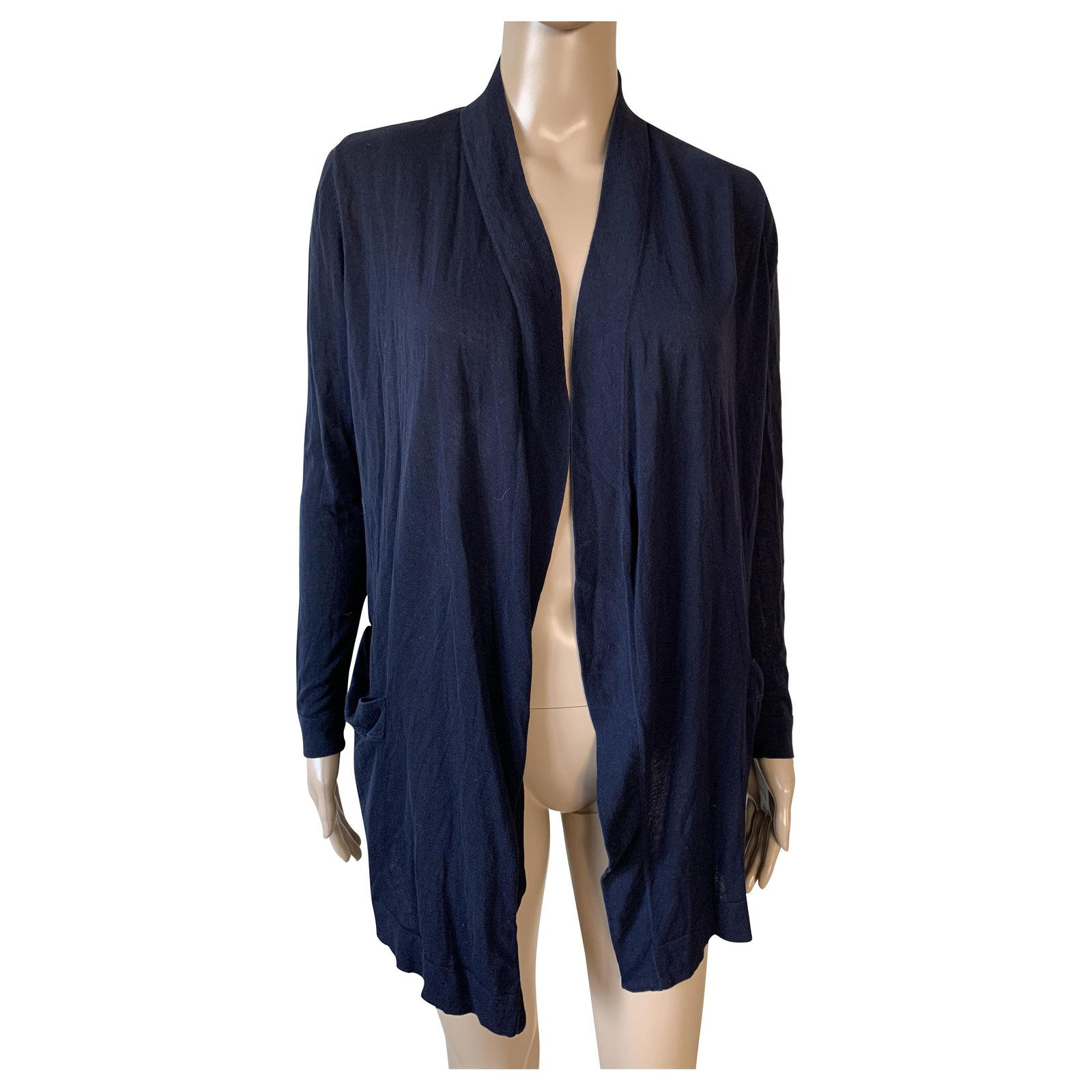 Cos-blaue Strickjacke